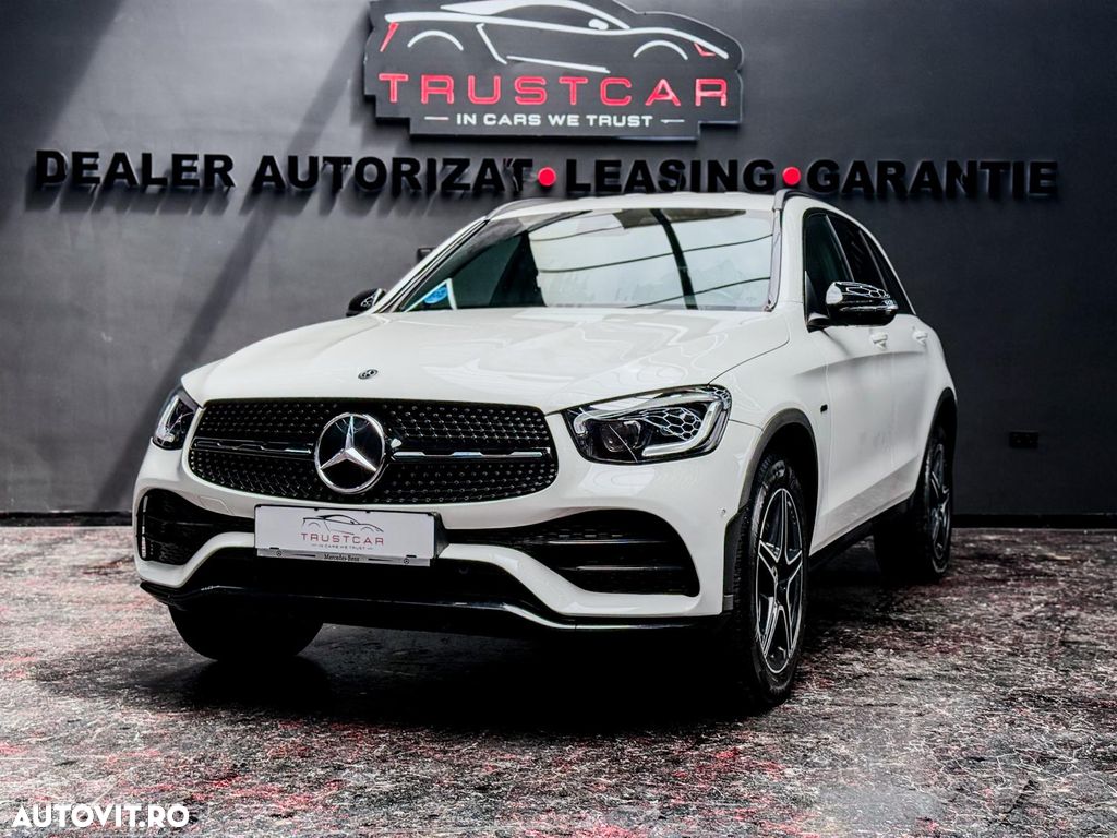 Mercedes-Benz GLC 300e 4MATIC Plug-In Hybrid | 320 CP